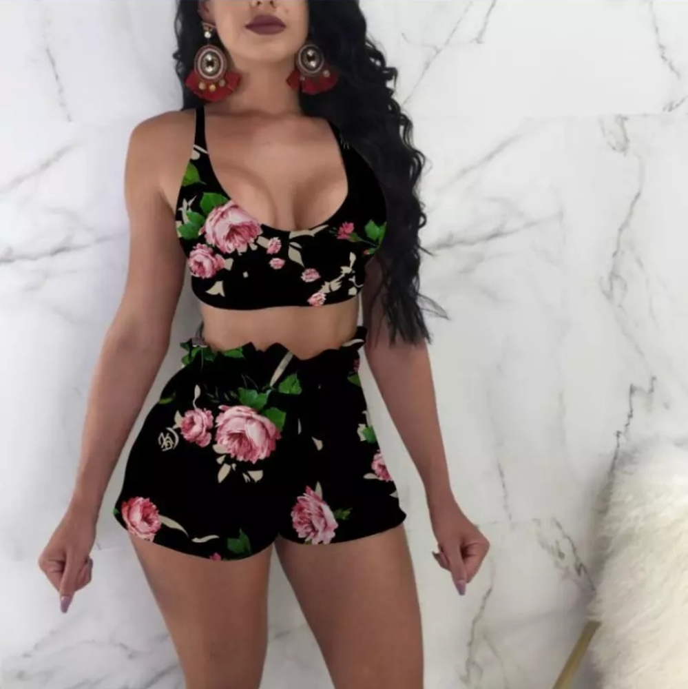 Beautiful 2pc Floral Print Crop Top and Shorts Set